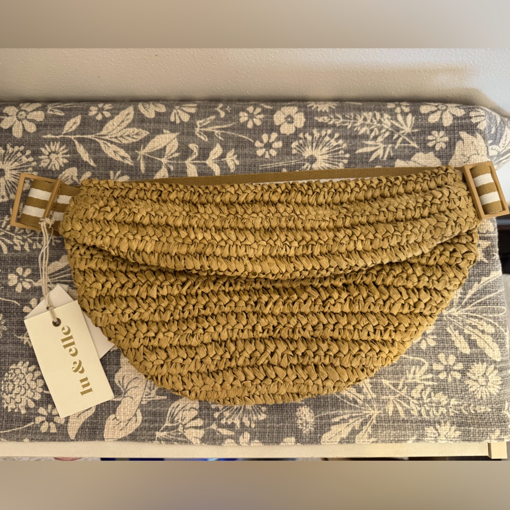 In & Elle Woven Straw Belt Bag